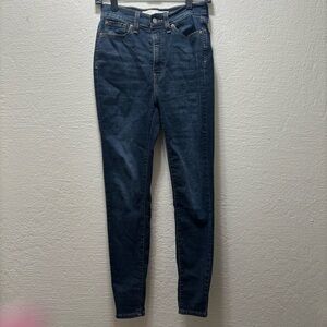 Signature ultra high-rise jeggings